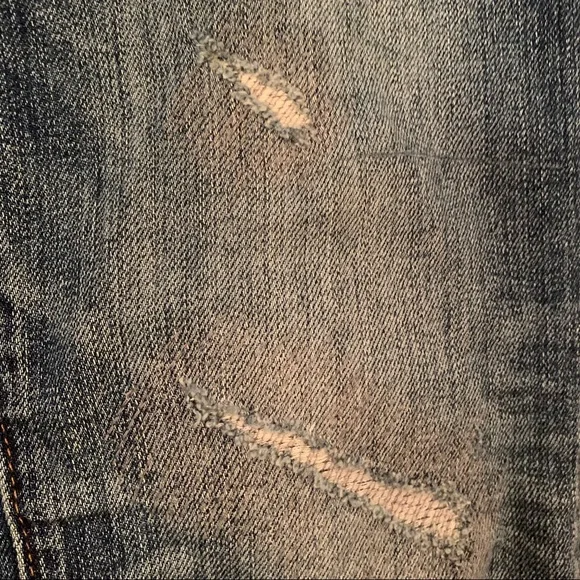 Madewell distressed skinny skinny ripped jeans - Picture 6 of 10